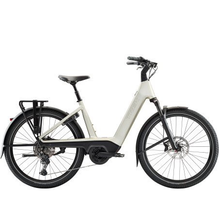 Rower TREK Charter+ 5 R10 800 Wh o niskim przekroku